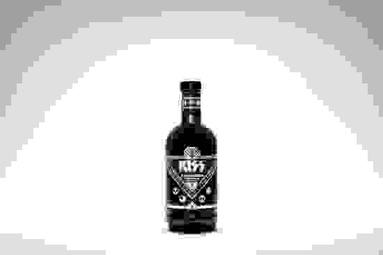 kiss-black-diamond_white-and-grey-background.jpg