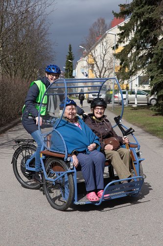 5.-seniorer-pa-cykeltur.-foto-matias-uusikyla.jpg