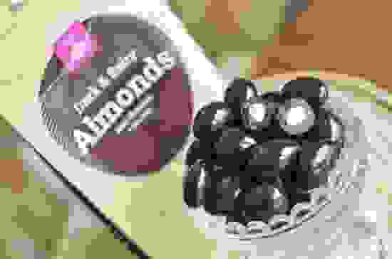 dark-and-salty-almonds02.jpg