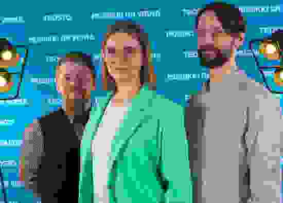 tinyhawk-bizzarro-jaakko-poyhonen-jenni-kinnunen-tuukka-tervo-foto-jukka-mantere-teosto.jpg
