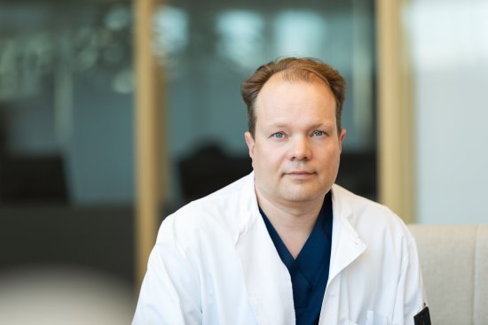 ledande-overlakare-individuell-cancervard-specialist-i-cancersjukdomar-md-juha-kononen-docrates-cancersjukhus-finland.jpg