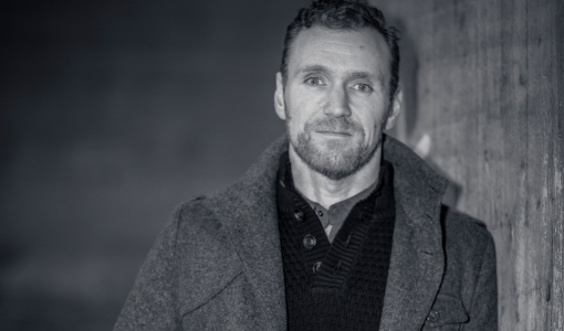 Succéförfattaren Chris Berg skriver ny militärthriller-serie hos HarperCollins Nordic
