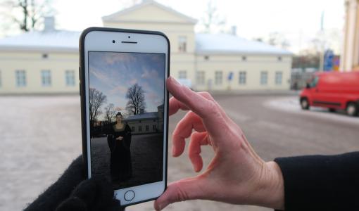 Gymnasister i Åbo väckte Karin Månsdotter till liv – redan 49 åppi-objekt